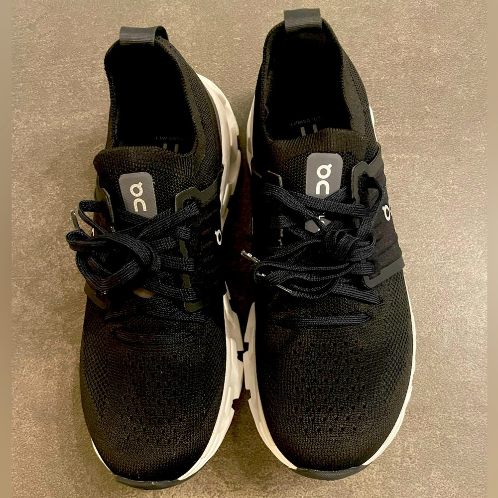 On Cloudswift 3 womens black size 7 W sneakers - WARN ONCE